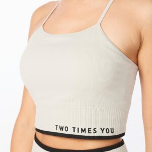 2XU Top corto da donna Engineered Longline - Avena-0