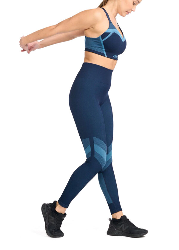 2XU Ženski Motion Tech grudnjak - ponoćno/plava boja jezera
