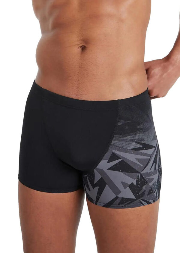 Speedo Aquashort s V-střihem a HyperBoom Placement